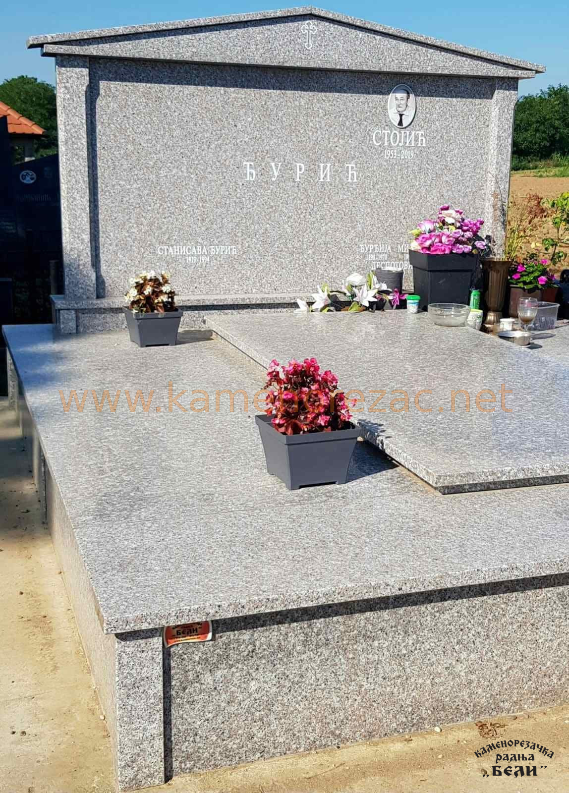 Spomenik Kapitel 068