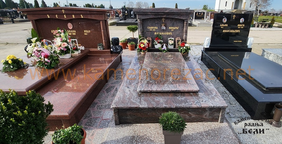 Spomenik Kapitel 074