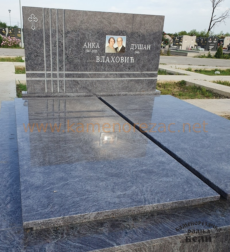 Spomenik 018